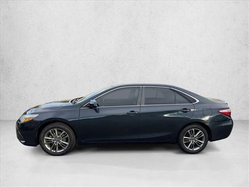 Used 2016 Toyota Camry SE image 4