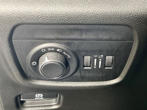 Used 2023 Jeep Grand Cherokee Altitude image 10