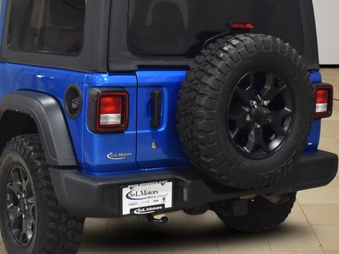 Used 2022 Jeep Wrangler Sport AWD/4WD image 32