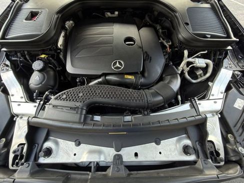 Used 2022 Mercedes-Benz GLC 300 image 31