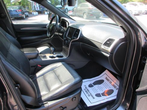 Used 2014 Jeep Grand Cherokee Limited image 18