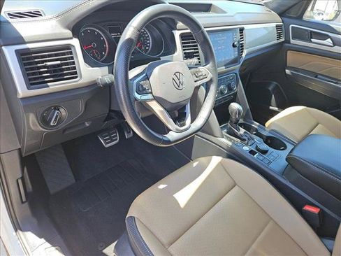 Used 2021 Volkswagen Atlas Cross Sport SE w/ Panoramic Sunroof Package AWD/4WD image 12
