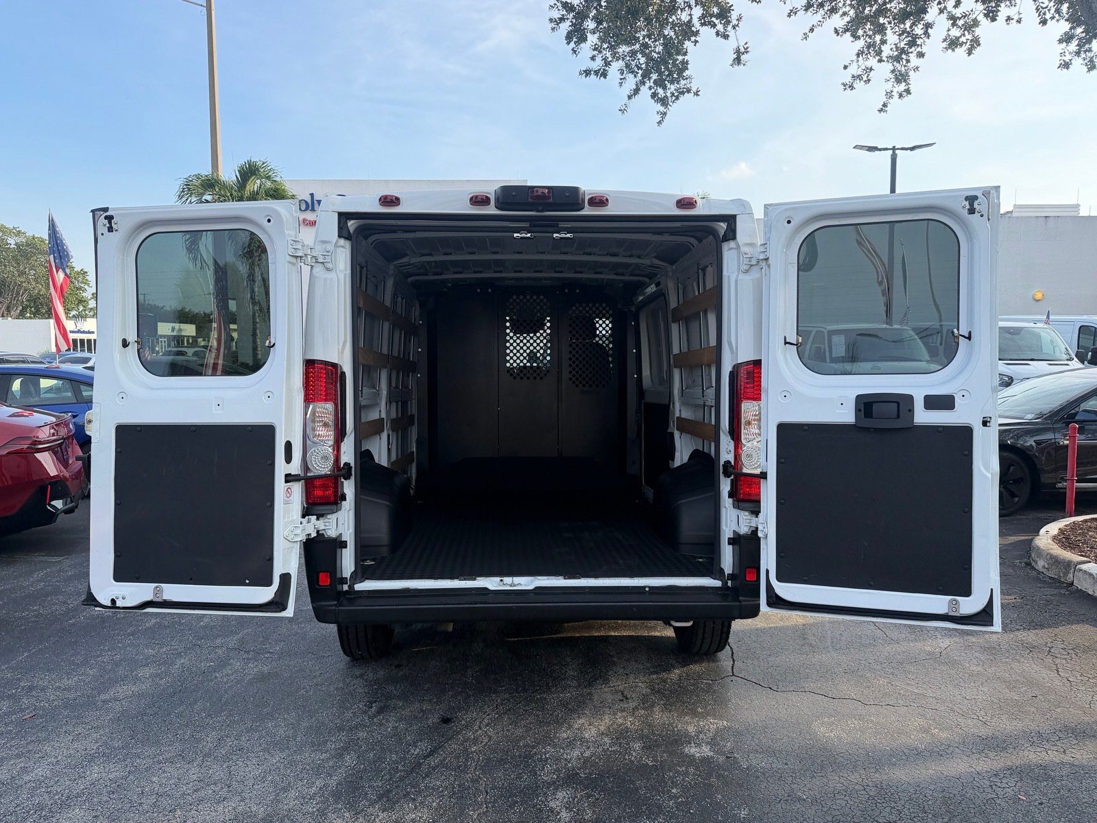 Used 2025 RAM ProMaster 2500 w/ U-Haul Equipment Group FWD image 15