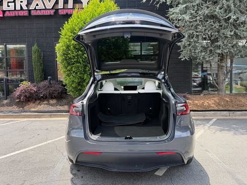 Used 2023 Tesla Model Y Long Range AWD/4WD image 17