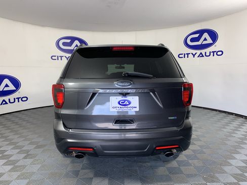 Used 2019 Ford Explorer XLT w/ Equipment Group 202A AWD/4WD image 4