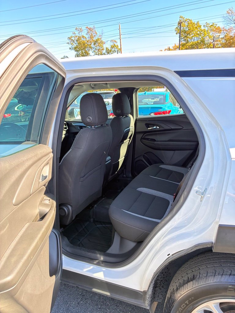 Used 2024 Chevrolet TrailBlazer LS AWD/4WD image 24