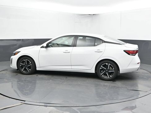 Used 2024 Nissan Sentra SV FWD image 9