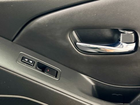 Used 2023 Nissan Frontier SV w/ Technology Package image 31