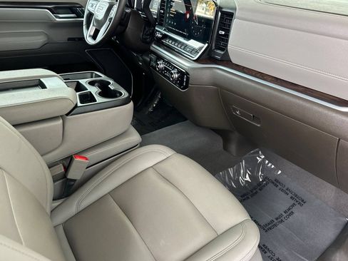 Certified 2026 GMC Sierra 1500 SLT RWD image 19