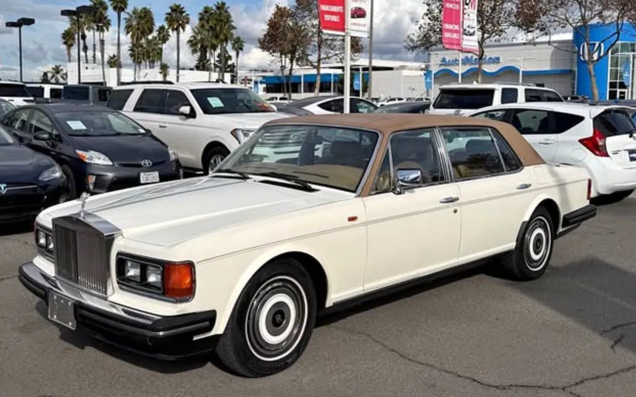 Used 1988 Rolls-Royce Silver Spur RWD image 2