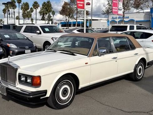 Used 1988 Rolls-Royce Silver Spur image 2