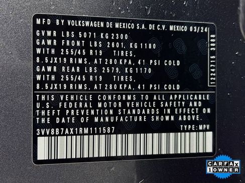 Certified 2024 Volkswagen Tiguan SE R-Line image 44