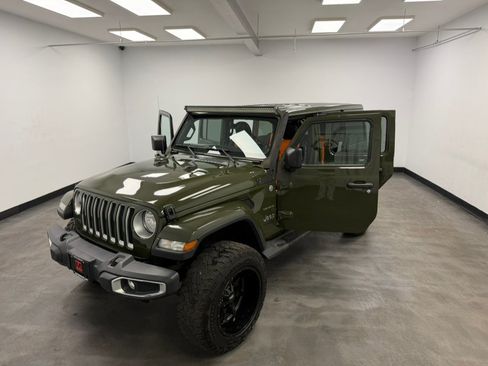 Used 2021 Jeep Wrangler Unlimited Sahara w/ Uconnect 4C Nav & Sound Group AWD/4WD image 26