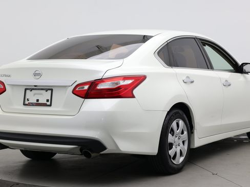 Used 2016 Nissan Altima 2.5 S w/ Power Driver Seat Package FWD image 7