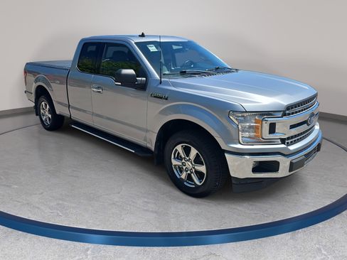 Used 2020 Ford F150 XLT w/ Equipment Group 302A Luxury RWD image 3