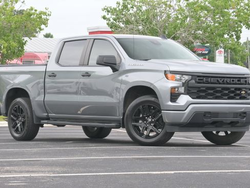 Used 2024 Chevrolet Silverado 1500 Custom AWD/4WD image 2