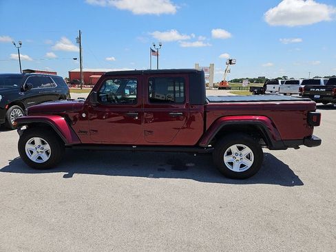 Used 2021 Jeep Gladiator Sport AWD/4WD image 3