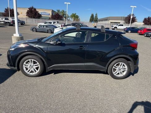 Used 2021 Toyota C-HR LE image 8