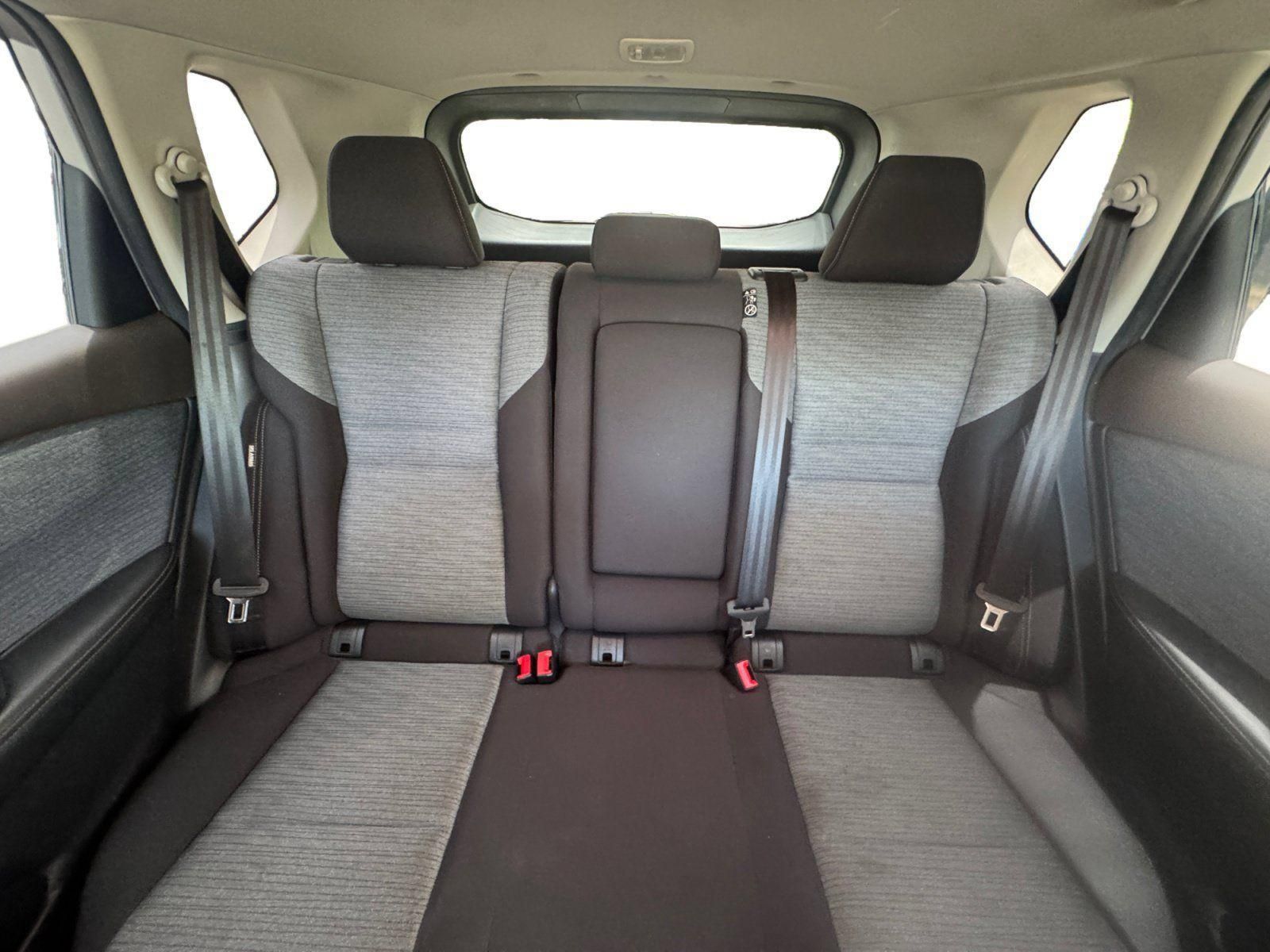 Used 2021 Nissan Rogue SV FWD image 17