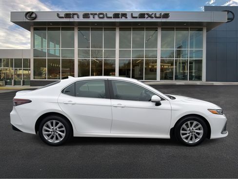 Used 2023 Toyota Camry LE image 2