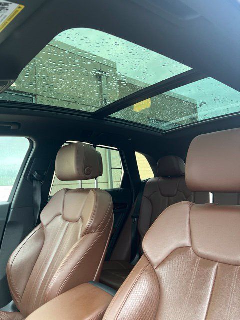 Used 2019 Audi Q5 2.0T Premium Plus w/ Premium Plus Package AWD/4WD image 5