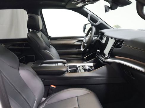 New 2026 Jeep Grand Wagoneer 4WD image 19
