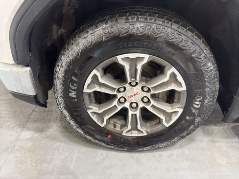 Used 2022 GMC Sierra 1500 SLT w/ SLT Convenience Package image 9