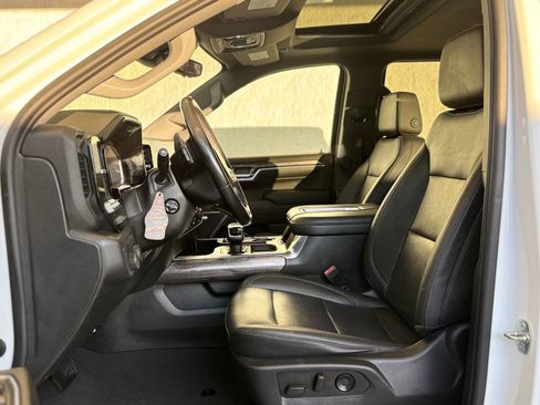 Used 2022 Chevrolet Silverado 1500 LTZ w/ Technology Package image 13