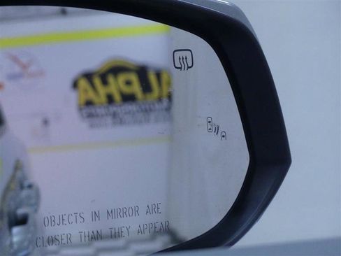 Used 2025 Toyota Sienna LE image 25