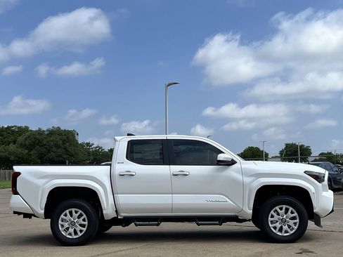 New 2026 Toyota Tacoma SR5 AWD/4WD image 3