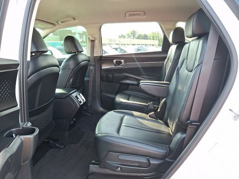 Used 2023 Kia Sorento EX AWD/4WD image 10