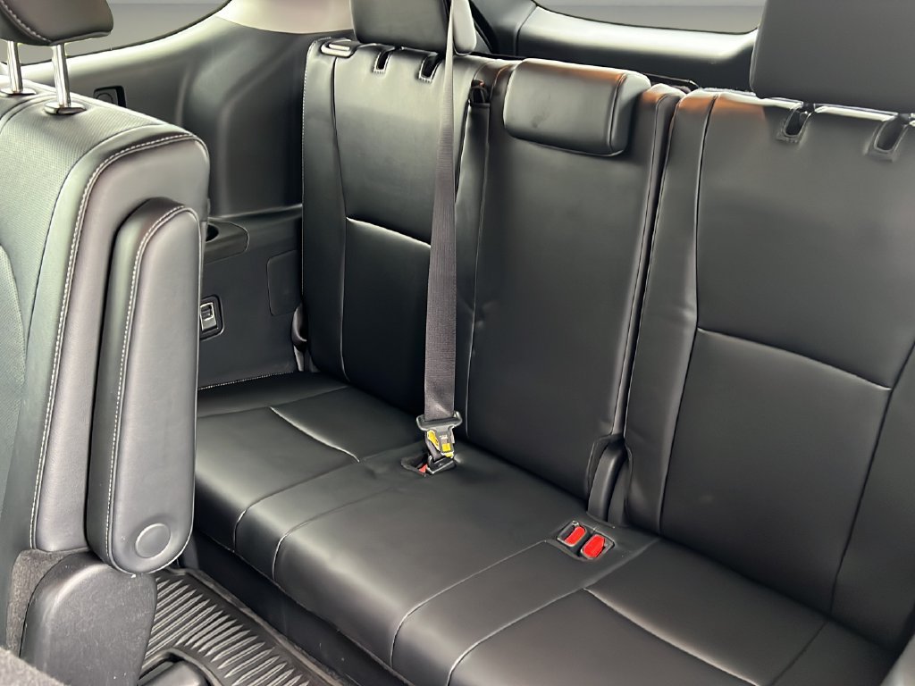 Used 2025 Toyota Highlander Limited FWD image 15