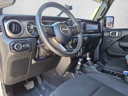 Used 2018 Jeep Wrangler Unlimited Sport S AWD/4WD image 9
