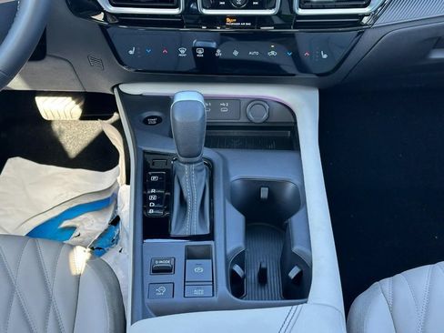 Used 2026 Nissan Sentra SL w/ Floor Mat Package FWD image 9