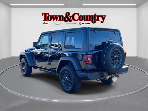 Used 2025 Jeep Wrangler Sport S image 7