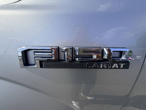 Used 2015 Ford F150 Lariat w/ Equipment Group 502A Luxury AWD/4WD image 33