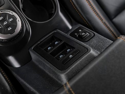 Used 2024 Ford Bronco Badlands image 34