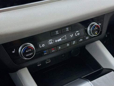 Used 2022 Mitsubishi Outlander SEL AWD/4WD image 19