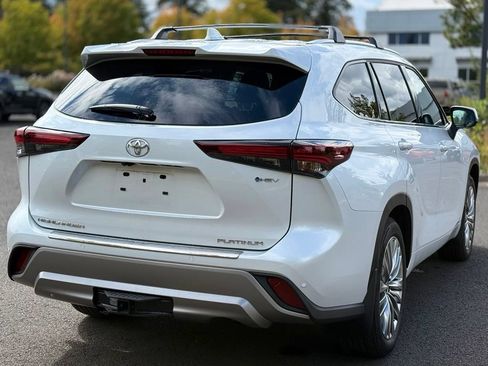 Used 2026 Toyota Highlander Platinum AWD/4WD image 5