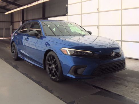 Used 2023 Honda Civic Sport image 3