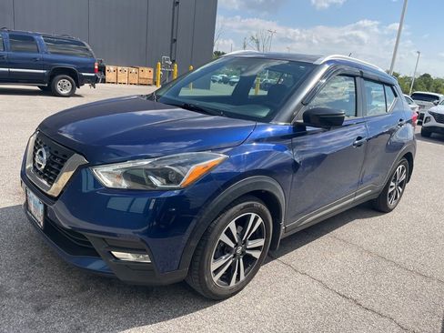 Used 2019 Nissan Kicks SR w/ SR Premium Package FWD image 1