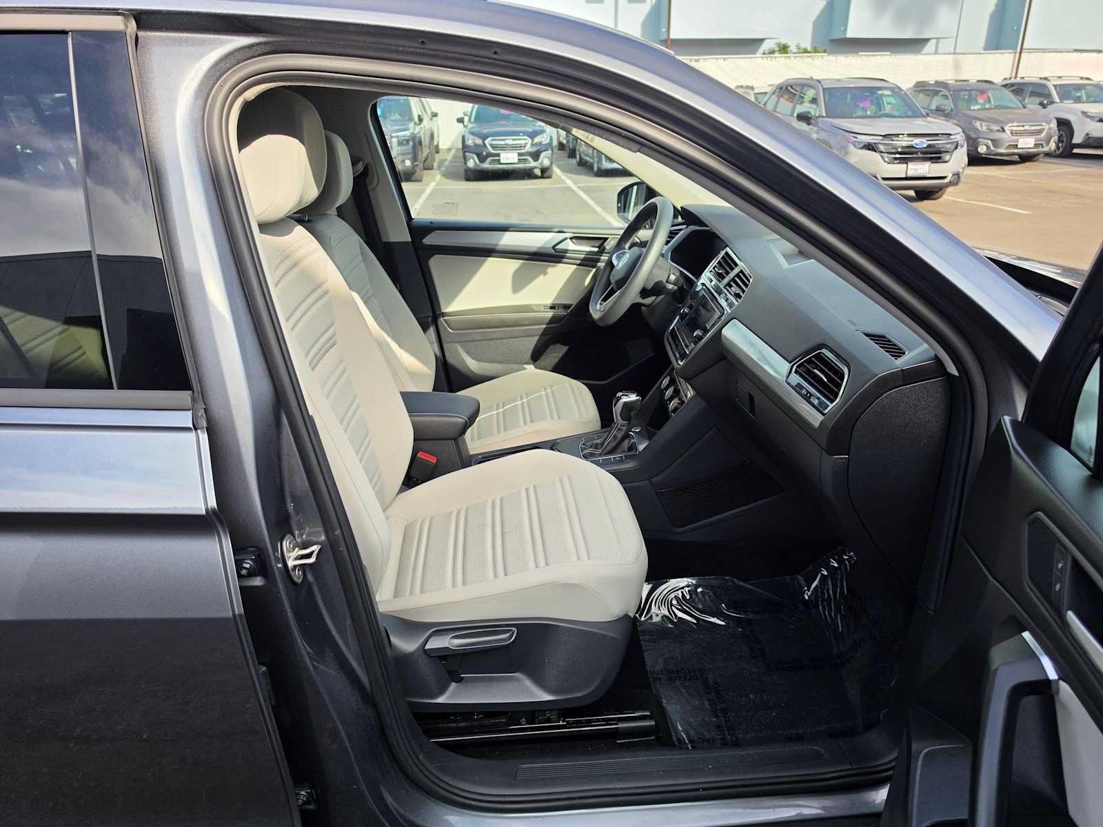 Used 2022 Volkswagen Tiguan S FWD image 10