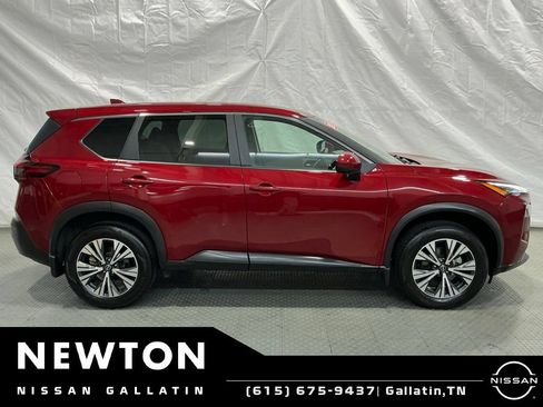Used 2023 Nissan Rogue SV FWD image 4