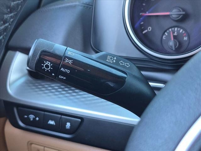 Used 2024 Kia Carnival LX FWD image 15