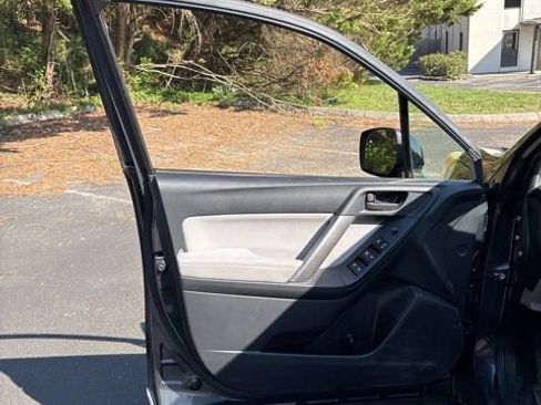 Used 2014 Subaru Forester 2.5i Premium w/ Popular Package #2 image 12