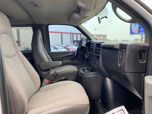 Used 2008 Chevrolet Express 3500 Extended Passenger w/ LT Preferred Equipment Group RWD image 27