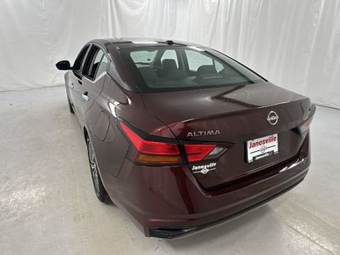 Certified 2024 Nissan Altima 2.5 SV FWD image 5