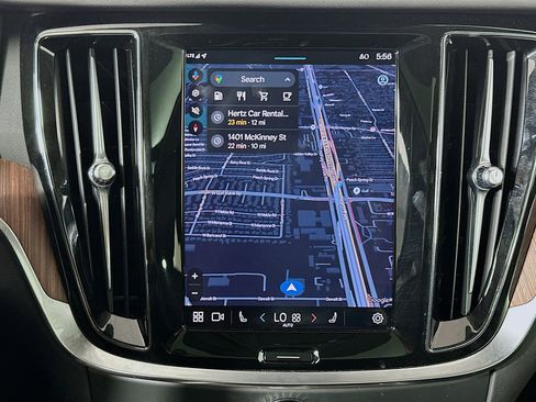 Used 2025 Volvo V60 B5 Cross Country Plus image 22