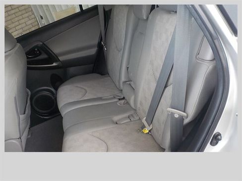 Used 2012 Toyota RAV4 4WD w/ Value Pkg image 4