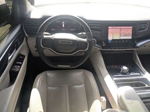 Used 2024 Jeep Wagoneer 2WD w/ Premium Group I image 31